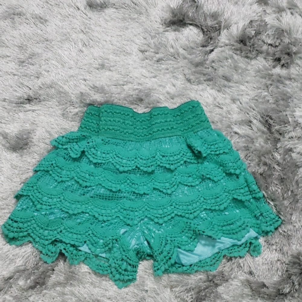 Girl short